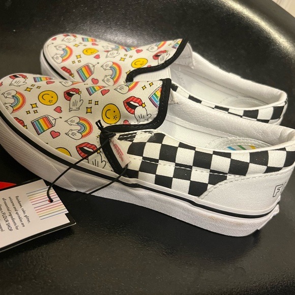 VANS X FLOUR SHOP CLASSIC SLIP-ON Sz 1.5 - Picture 2 of 9